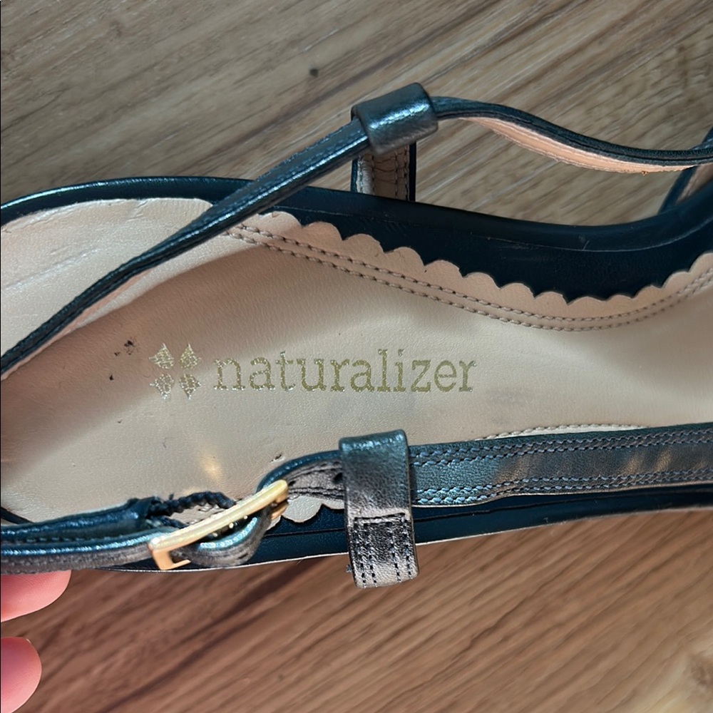 Naturalizer size 8 Strappy Leather Heels - Picture 2 of 5